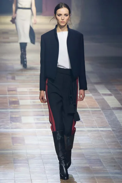Look 1